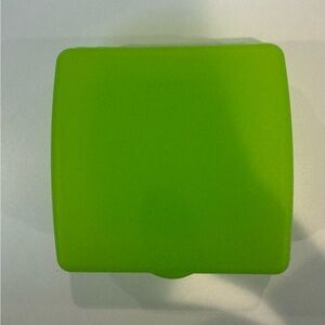 Tupperware sandwich keeper